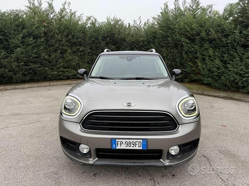 Begagnad Mini Cooper D Countryman Hype 150 HK (110 kW) 2018 Grå SUV