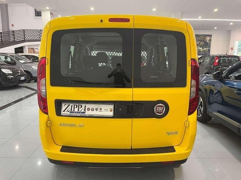 Usata Fiat Doblò Easy 120 CV (88 kW) 2017 Giallo Monovolume