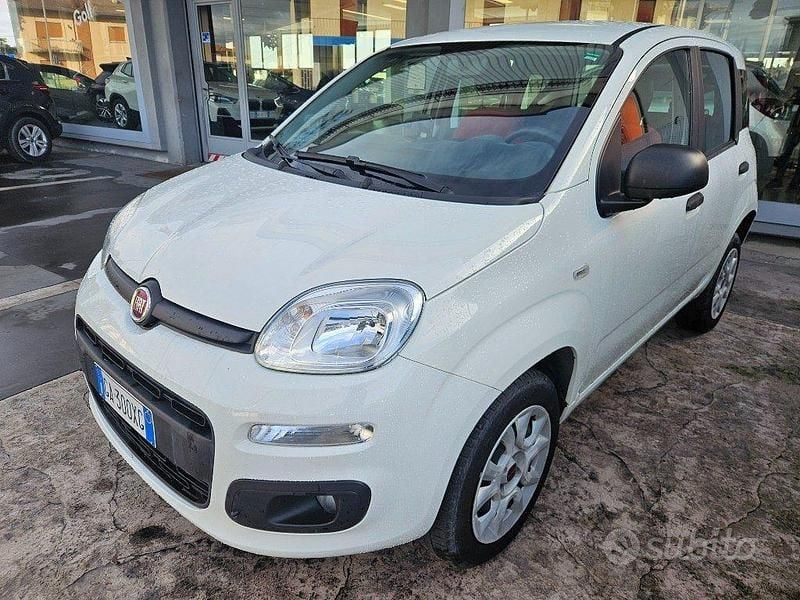 Usata Fiat Panda Easy 84 CV (61 kW) 2020 Bianco pastello Utilitaria