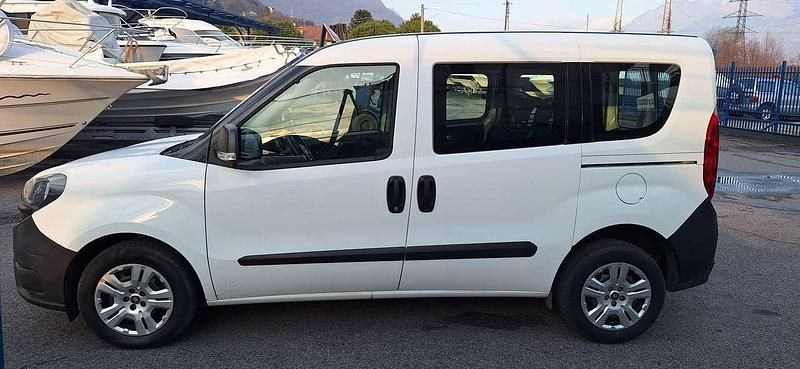 Usata Fiat Doblò Easy 95 CV (69 kW) 2021 Bianco Monovolume