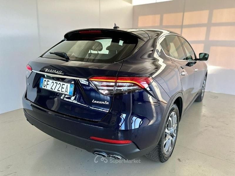 Usata Maserati Levante GranLusso 275 CV (202 kW) 2021 Blu SUV