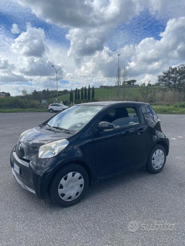 Usata 2010 Toyota iQ Due volumi | 3500 € (Super prezzo) - Immagine 1/4
