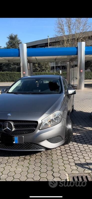 Usata Mercedes A160 Premium 90 CV (66 kW) 2014 Grigio Berlina