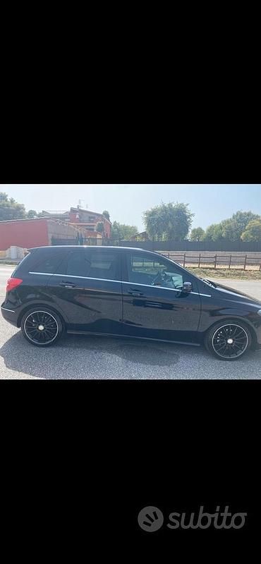 Usata Mercedes B200 Premium 2012 Nero Monovolume