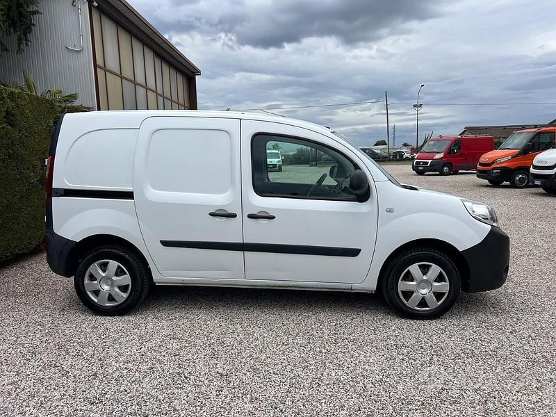 Usata Renault Kangoo Rapid Extra 90 CV (66 kW) 2017 Bianco Monovolume