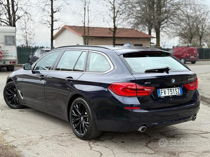 Usado BMW 530 M Sport 249 HP (183 kW) 2019 Azul Carrinha