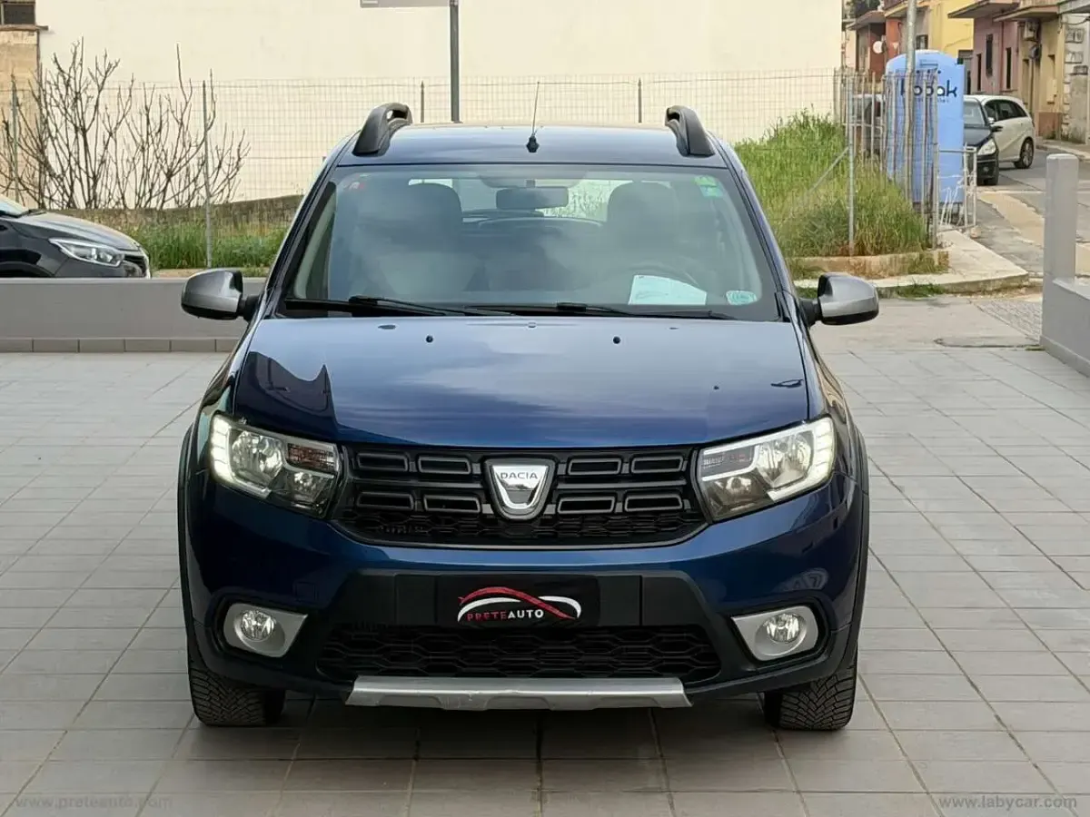 Usata Dacia Sandero Stepway 90 CV (66 kW) 2017 Blu/azzurro Berlina