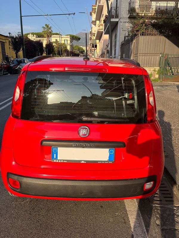 Usata Fiat Panda Lounge 69 CV (50 kW) 2020 Rosso Utilitaria