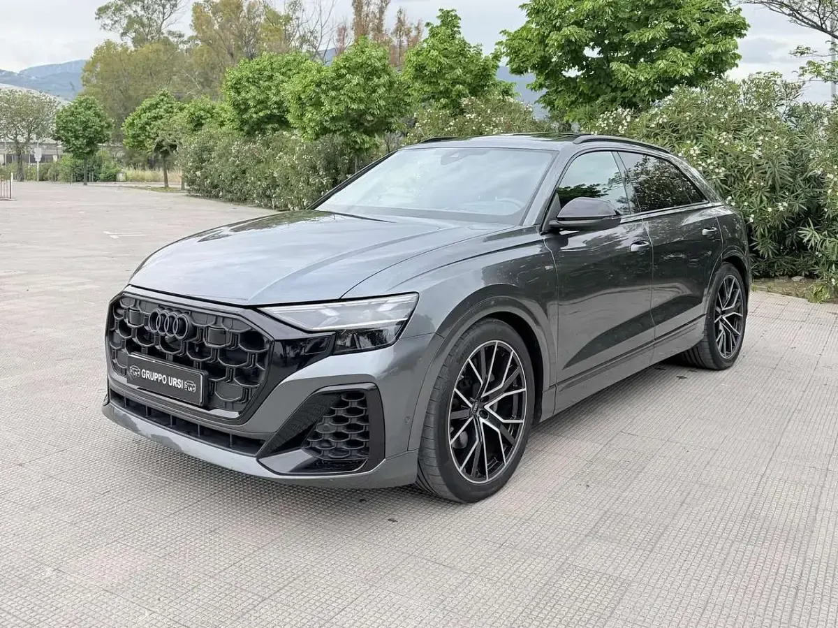 Usata Audi Q8 S-Line 286 CV (210 kW) 2025 Nero SUV