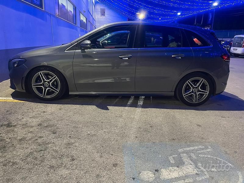 Usata Mercedes B180 Premium 136 CV (100 kW) 2020 Grigio Utilitaria