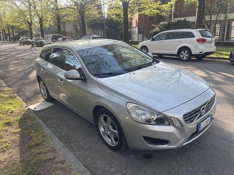 Usata Volvo V60 Kinetic 163 CV (119 kW) 2012 Station wagon