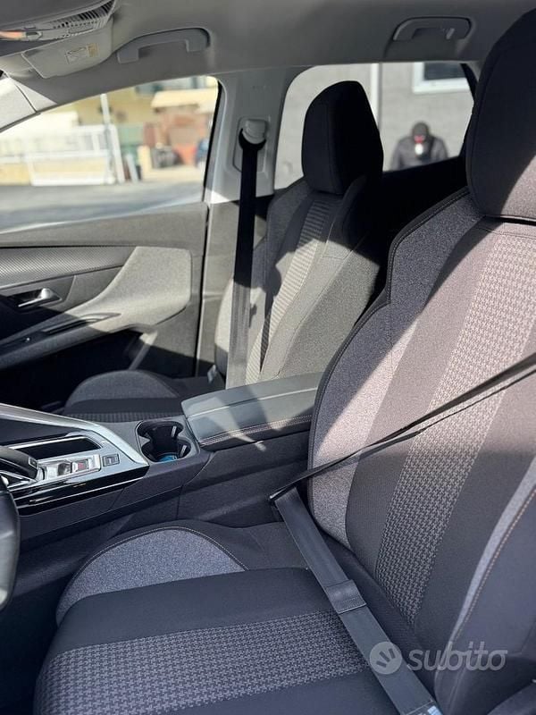 Grigio Usata 2019 Peugeot 3008 | 15.000 € (Super prezzo) - Immagine 1/4