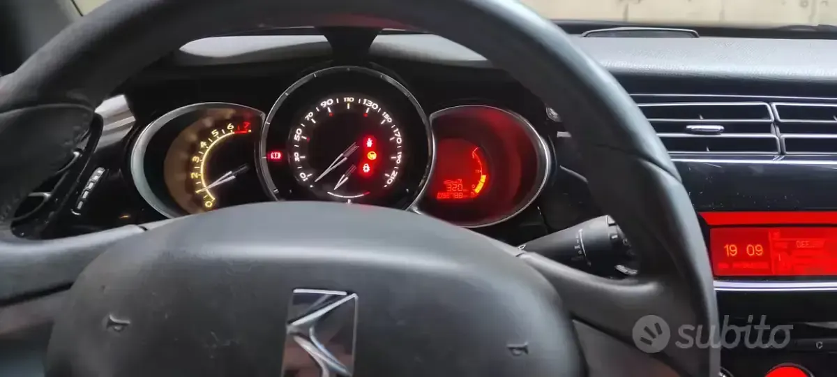 Usata DS Automobiles DS3 120 CV (88 kW) 2012 Rosso Berlina