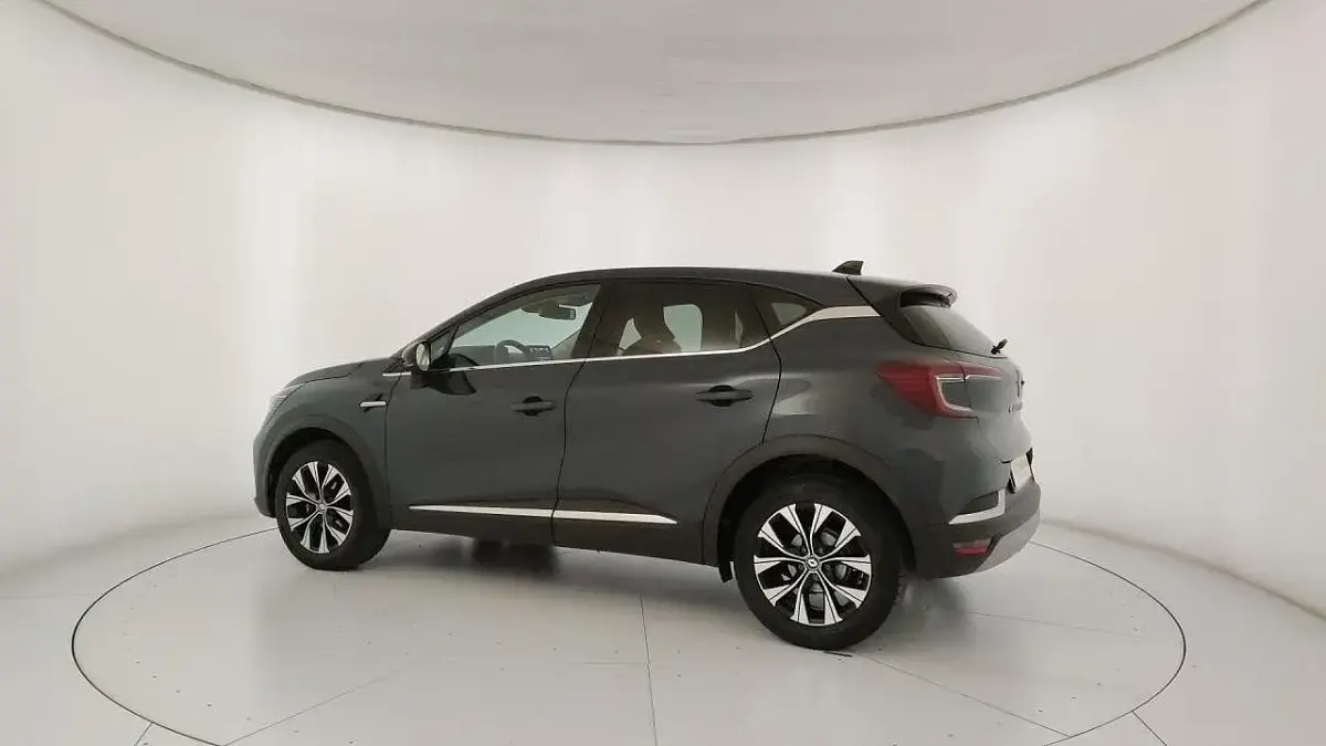 Usata Renault Captur Techno 101 CV (74 kW) 2023 Blu SUV