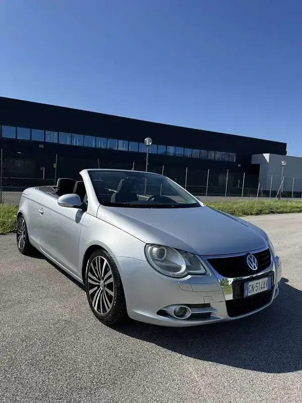 Usata VW Eos 150 CV (110 kW) 2007 Argento Cabrio