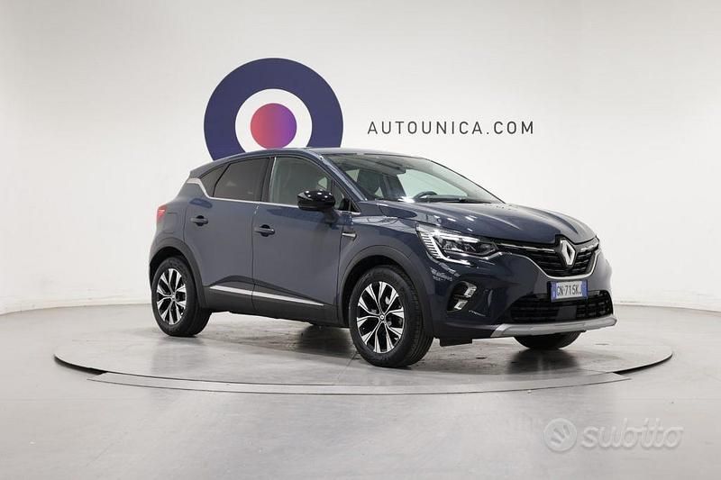 Usata Renault Captur Techno 101 CV (74 kW) 2023 Blu SUV