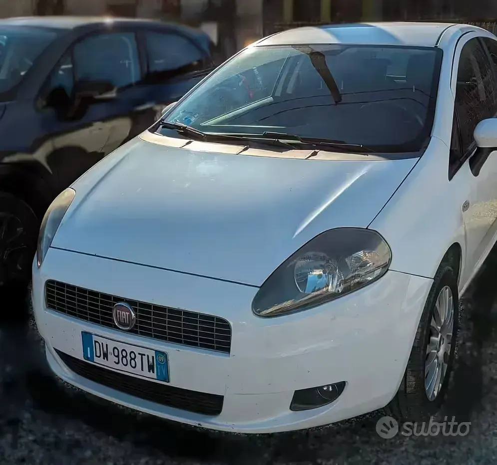 Usata Fiat Grande Punto 77 CV (56 kW) 2009 Bianco Utilitaria