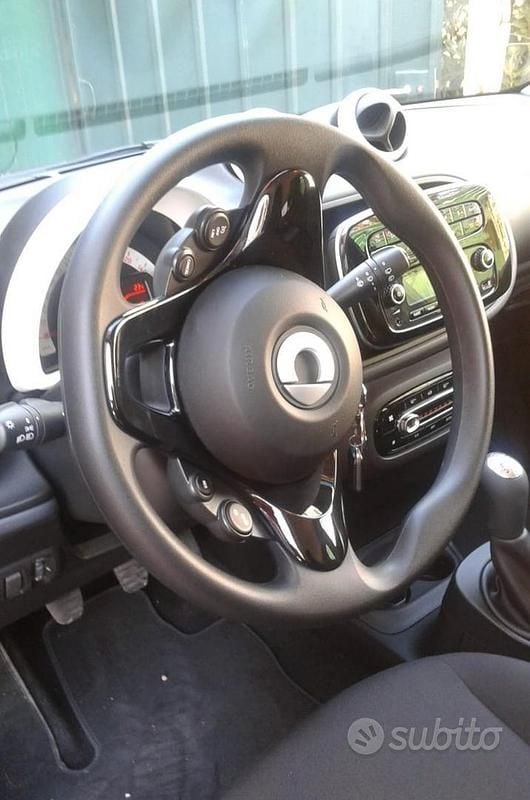Usata Smart ForFour Passion 71 CV (52 kW) 2017 Nero Utilitaria