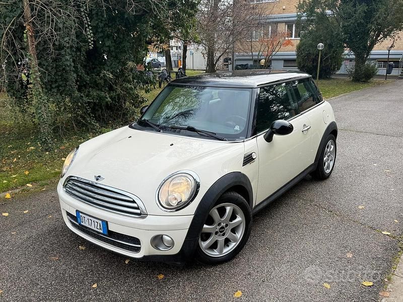 Usata Mini Cooper 120 CV (88 kW) 2009 Marrone Utilitaria
