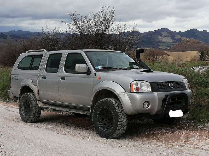 Argento Usata 2003 Nissan Navara Pick-up | 12.000 € (Buon prezzo) - Immagine 1/4