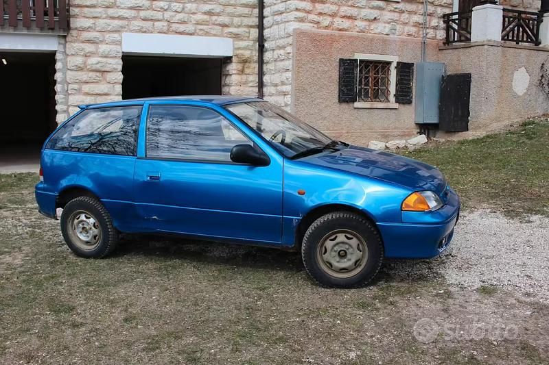 Usata Subaru Justy 1998 Blu Utilitaria