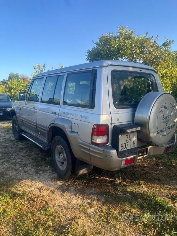 Usata Hyundai Galloper 100 CV (73 kW) 1999 Grigio SUV