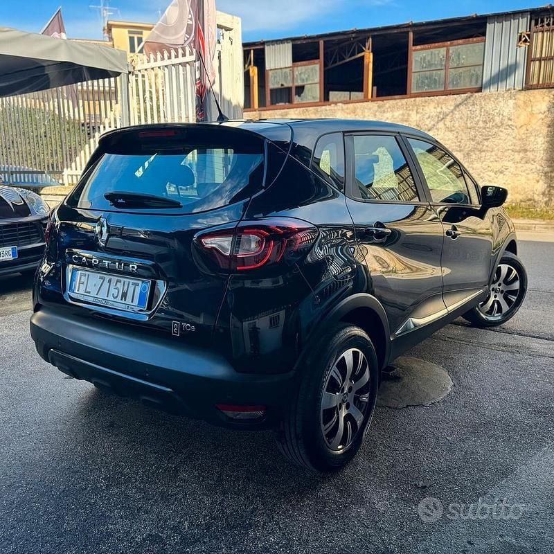Usata Renault Captur 90 CV (66 kW) 2017 Nero SUV