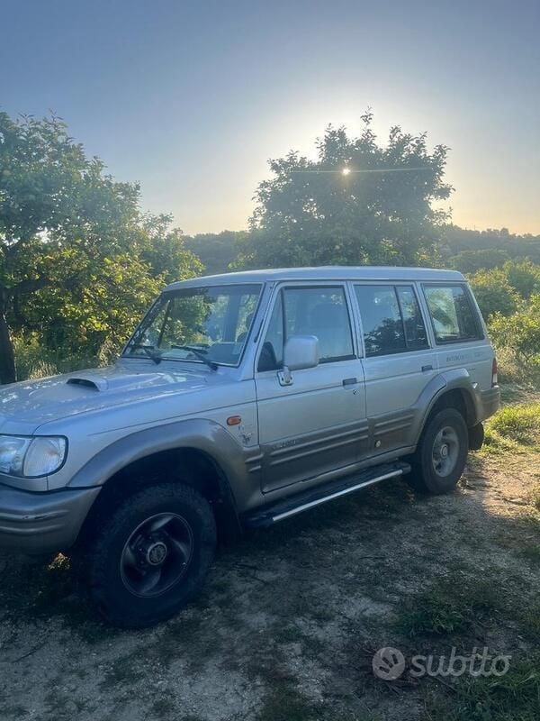 Usata Hyundai Galloper 100 CV (73 kW) 1999 Grigio SUV
