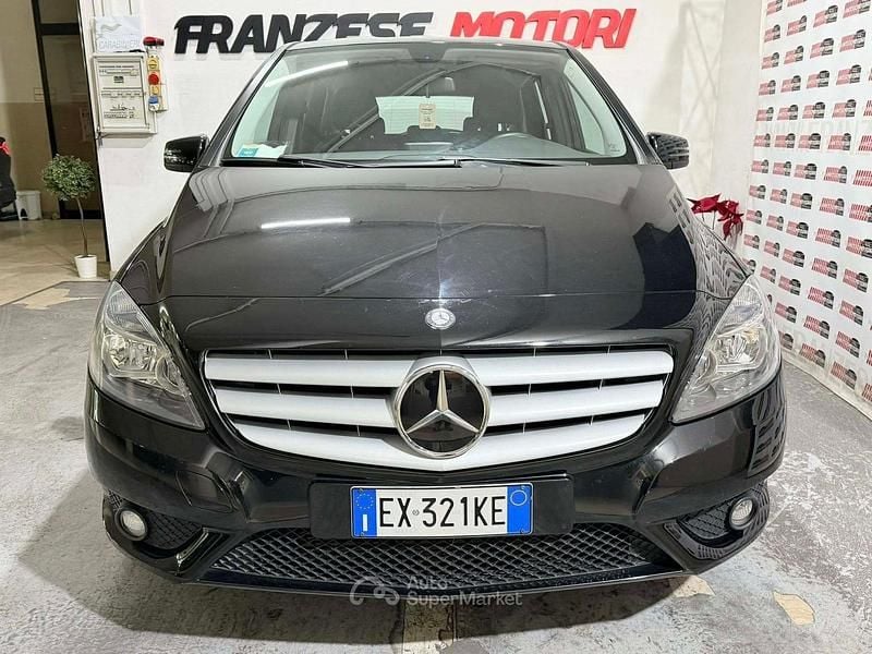 Usata Mercedes B180 Premium 109 CV (80 kW) 2014 Nero Monovolume