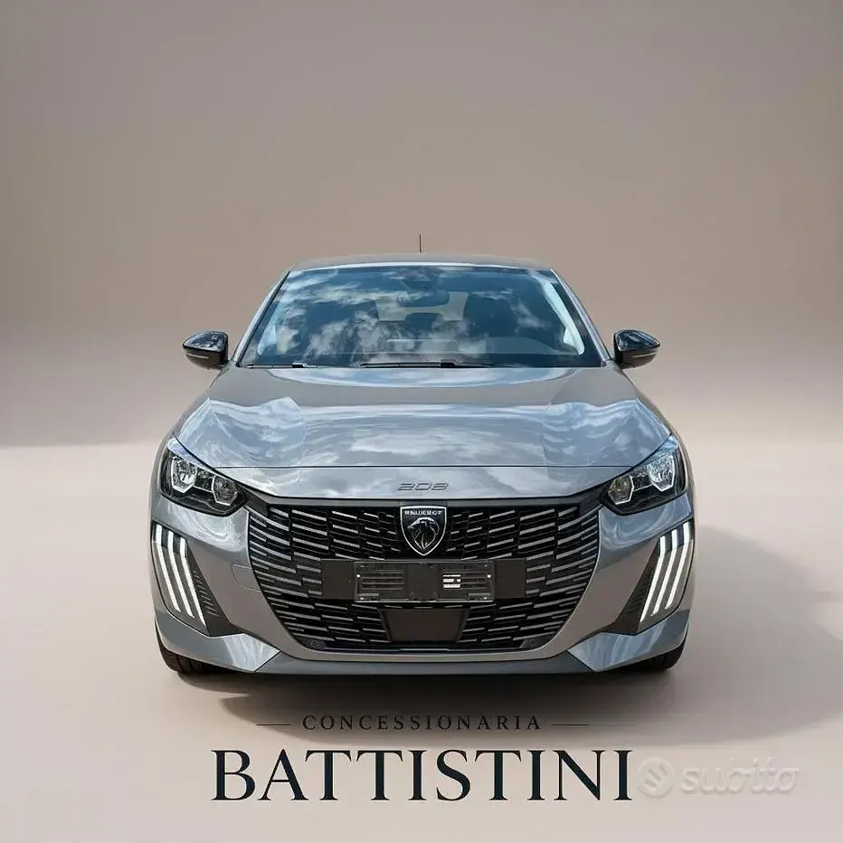 Usata Peugeot 208 Allure 101 CV (74 kW) 2025 Grigio Utilitaria