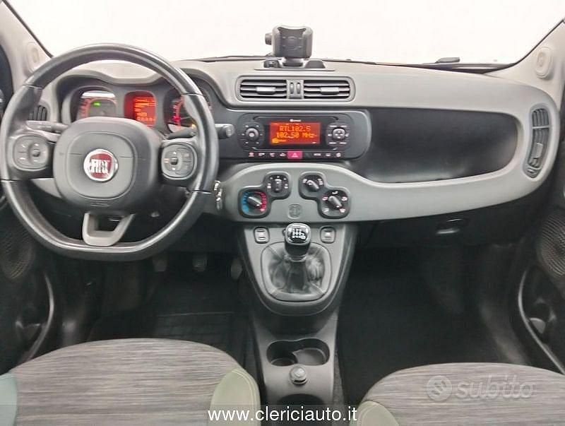 Usata Fiat Panda 4x4 S 86 CV (63 kW) 2017 Beige Utilitaria