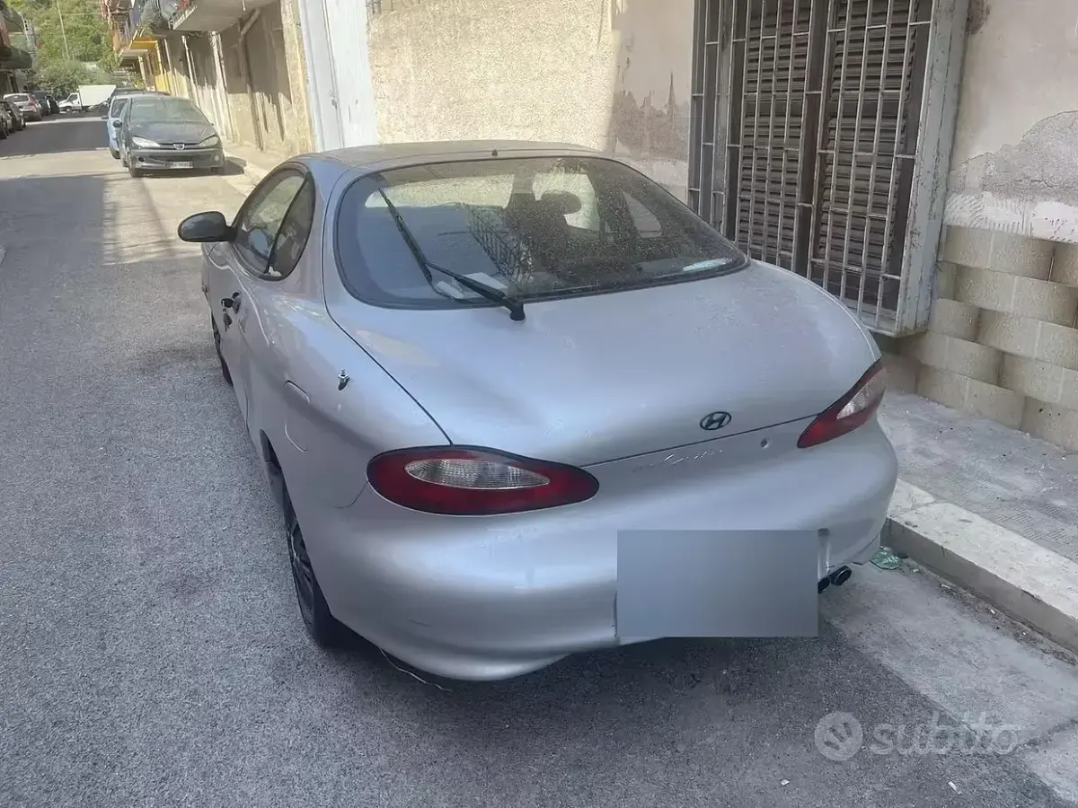 Usata Hyundai Coupé 116 CV (85 kW) 1999 Grigio Coupé