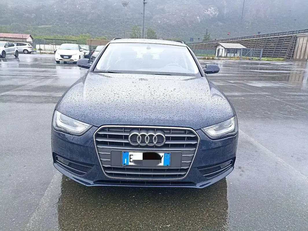 Käytetty Audi A4 Business 150 HP (110 kW) 2015 Sininen Farmari
