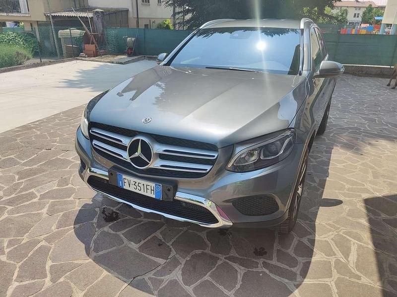 Usata Mercedes GLC250 Executive 204 CV (150 kW) 2018 Grigio SUV