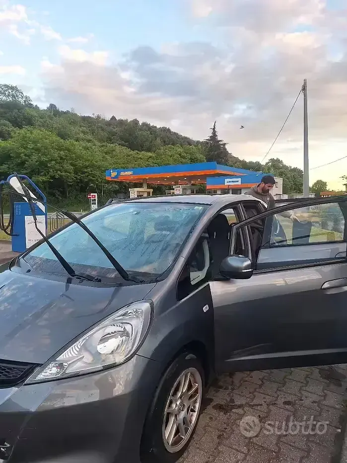 Usata Honda Jazz 90 CV (66 kW) 2012 Beige Utilitaria