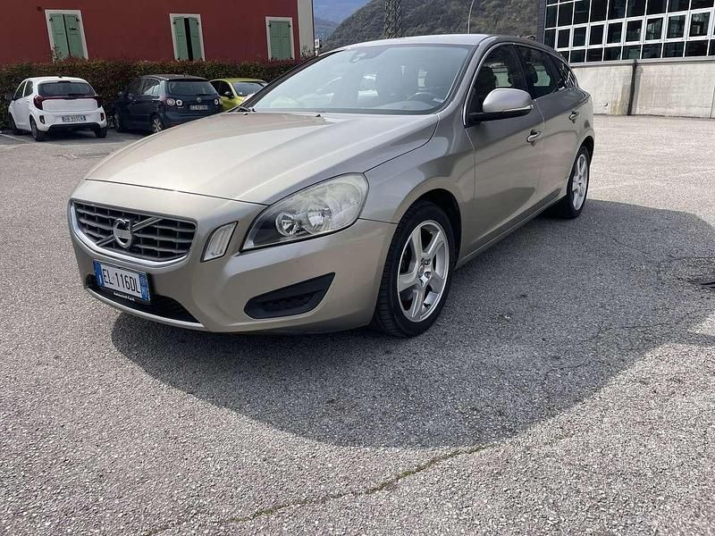Usata Volvo V60 Kinetic 163 CV (119 kW) 2012 Other Station wagon