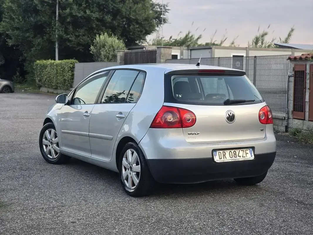 Usata VW Golf VI 102 CV (75 kW) 2008 Utilitaria