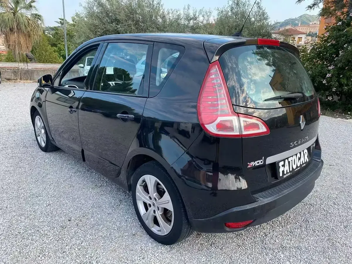 Usata Renault Scénic Luxe 110 CV (80 kW) 2009 Nero Monovolume