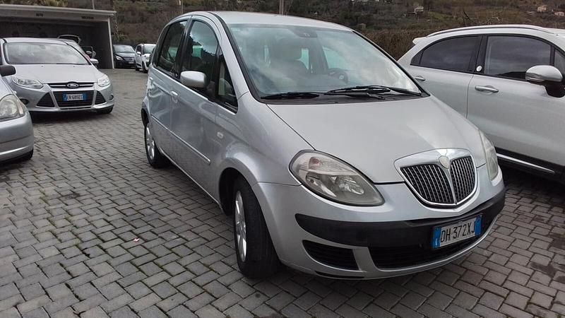 Usata Lancia Musa 69 CV (50 kW) 2007 Grigio Monovolume