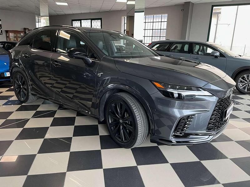 Usata Lexus RX500h 272 CV (200 kW) 2023 Grigio antracite met. SUV