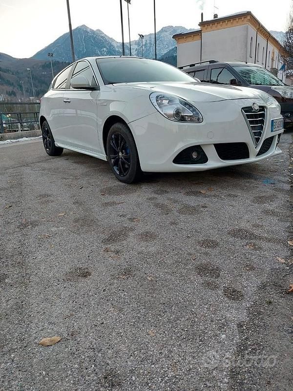 Usata Alfa Romeo Giulietta 2010 Bianco Utilitaria