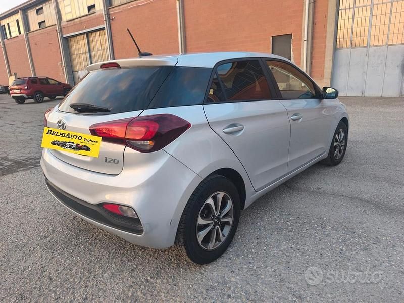 Usata Hyundai i20 74 CV (54 kW) 2020 Grigio Berlina