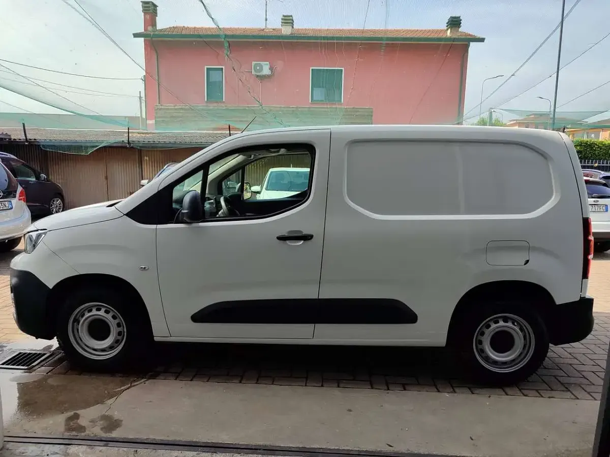 Usata Peugeot Partner 99 CV (72 kW) 2019 Bianco Monovolume