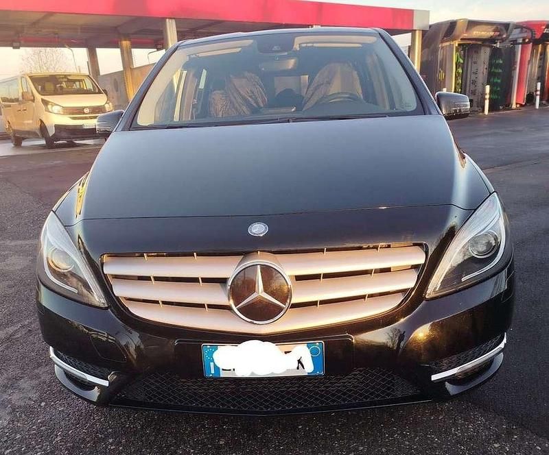 Usata Mercedes B180 Executive 122 CV (89 kW) 2012 Utilitaria