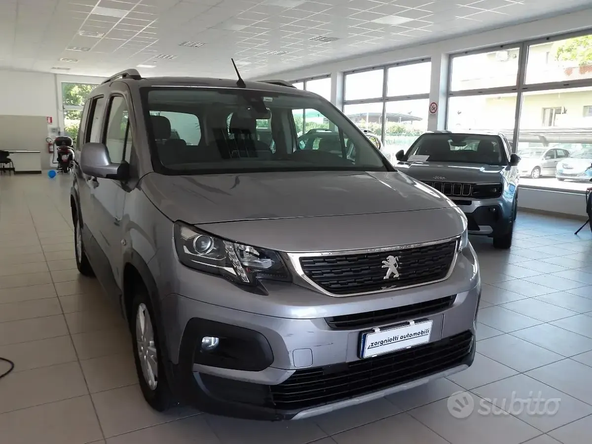 Usata Peugeot Rifter Allure 131 CV (96 kW) 2020 Grigio Monovolume