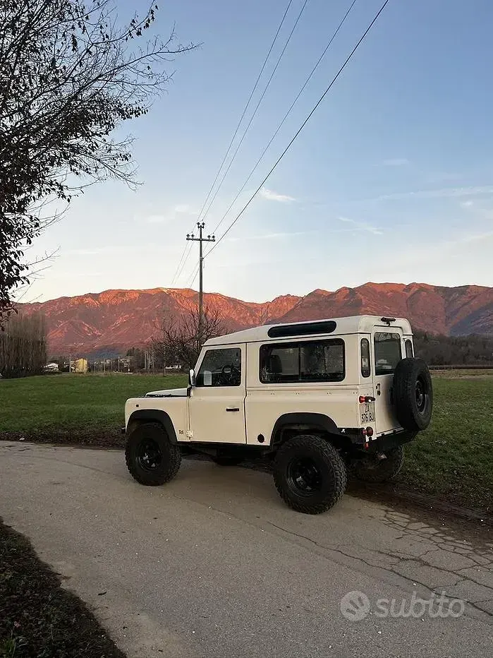 Usata Land Rover Defender 113 CV (83 kW) 1996 Bianco SUV