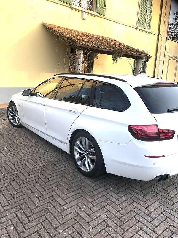 Usata BMW 520 Luxury Line 177 CV (130 kW) 2016 Bianco Station wagon