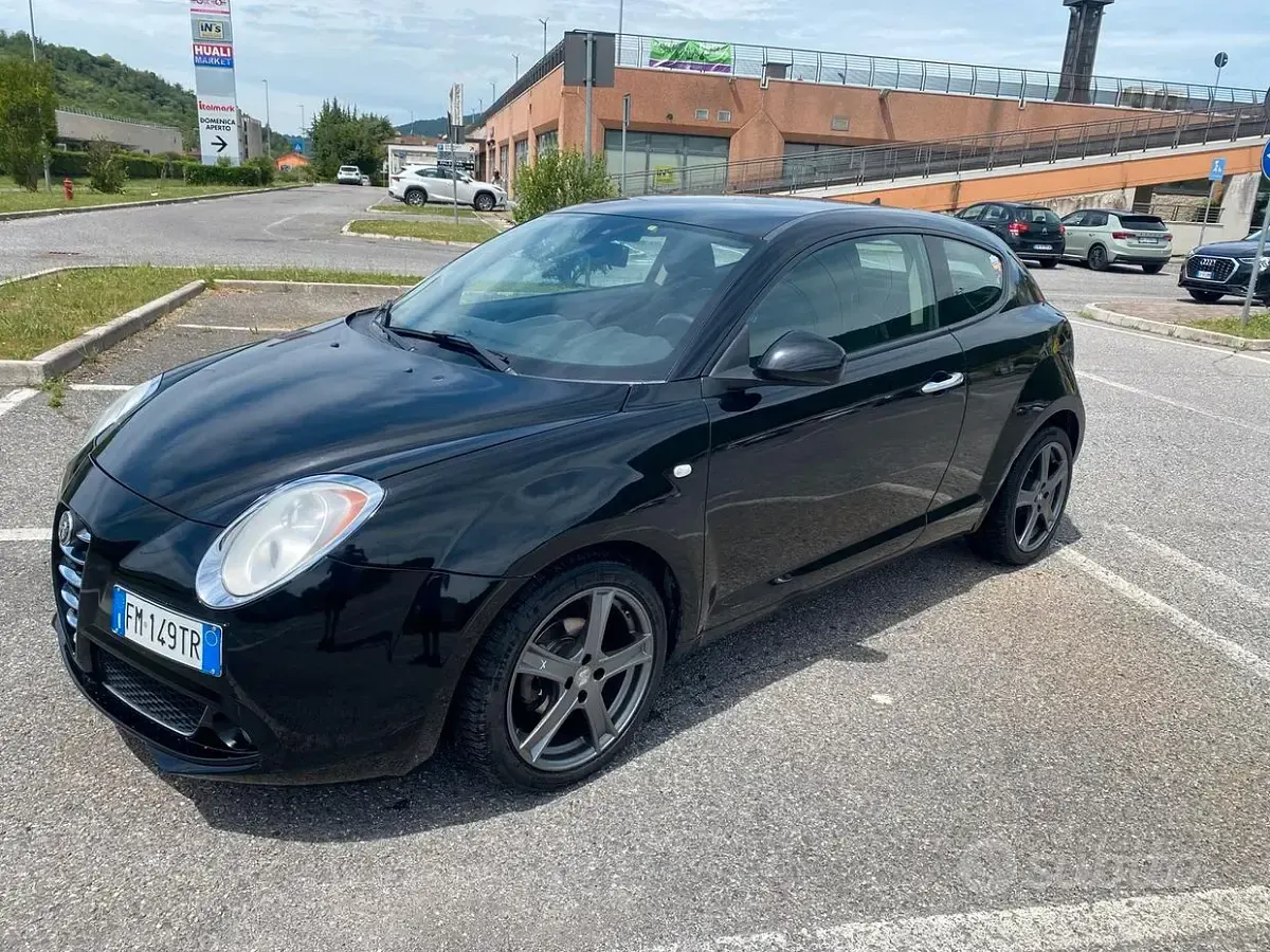 Usata Alfa Romeo MiTo 77 CV (56 kW) 2017 Nero Utilitaria