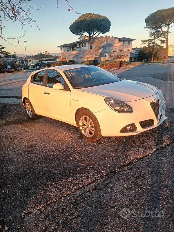 Usata Alfa Romeo Giulietta 2015 Bianco Berlina