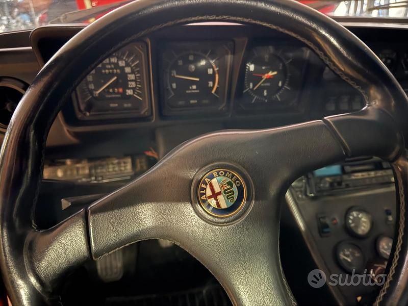 Usata Alfa Romeo GTV 184 CV (135 kW) 1984 Rosso Coupé